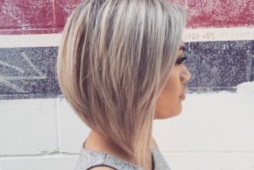 Tendance COIFFURES - La coiffure carré plongeant : que d’options stylées!