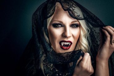 Woman vampire creative make up