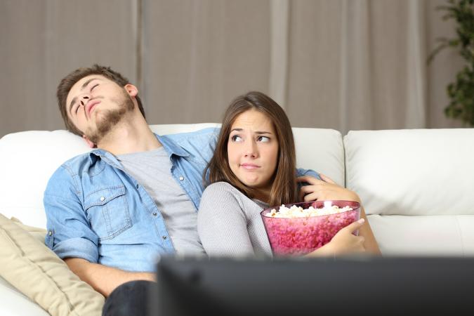 Problèmes d'incompatibilité de couple devant la télévision