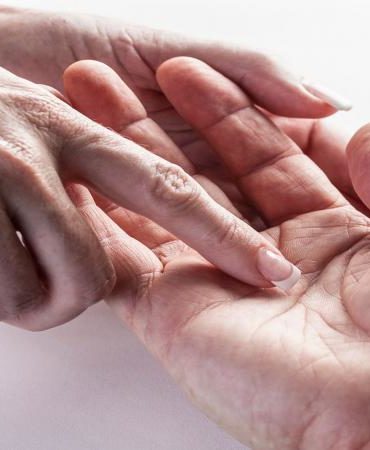 Reading palm life lines